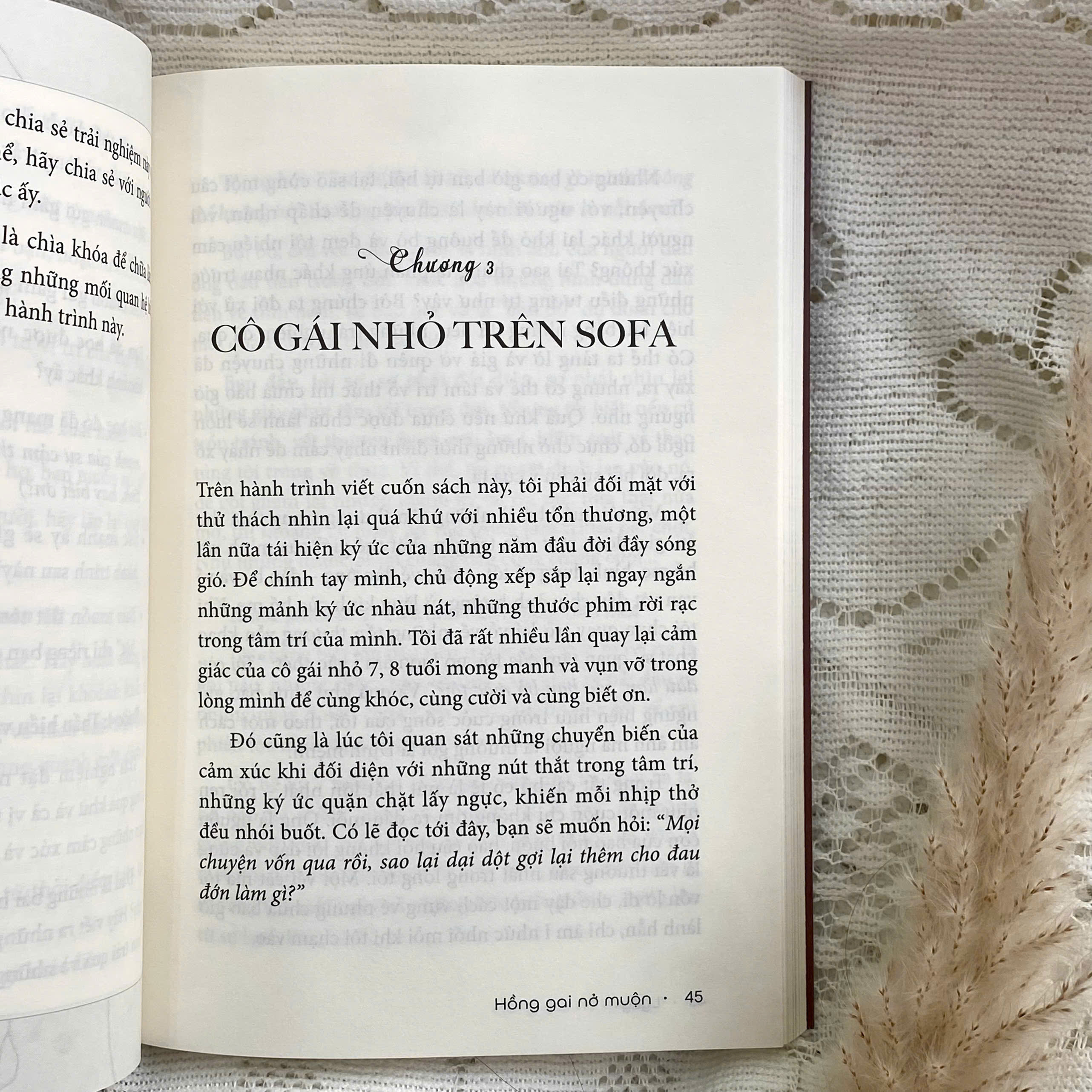 Sách - Hồng gai nở muộn