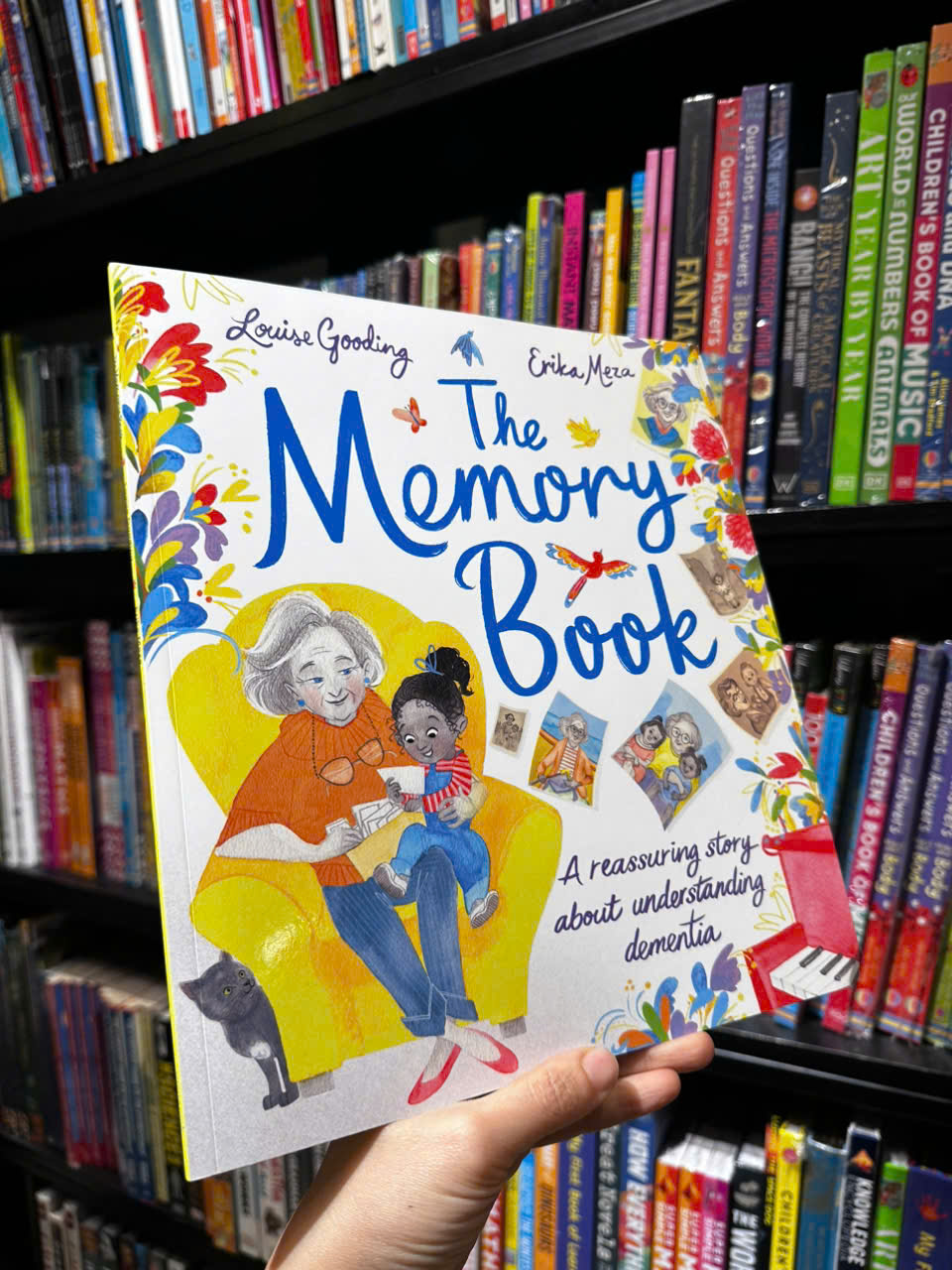 Sách - The Memory Book by Louise Gooding - Sách ngoại văn, sách thiếu nhi tiếng Anh, bìa mềm, nhập khẩu UK
