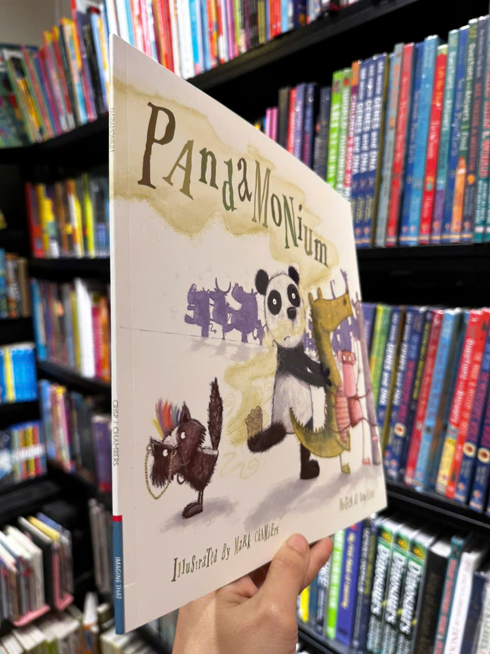 Sách - Pandamonium by Dan Crisp - Sách ngoại văn, sách thiếu nhi tiếng Anh, bìa mềm, nhập khẩu UK