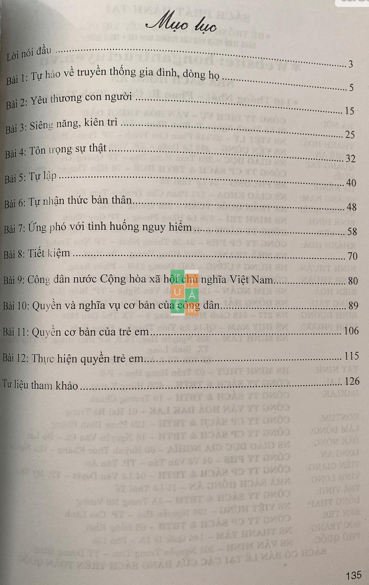 Sách - Hướng dẫn trả lời câu hỏi và bài tập Giáo dục công dân lớp 6 (Chân trời sáng tạo)
