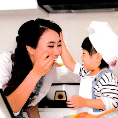 Cùng Con Vào Bếp