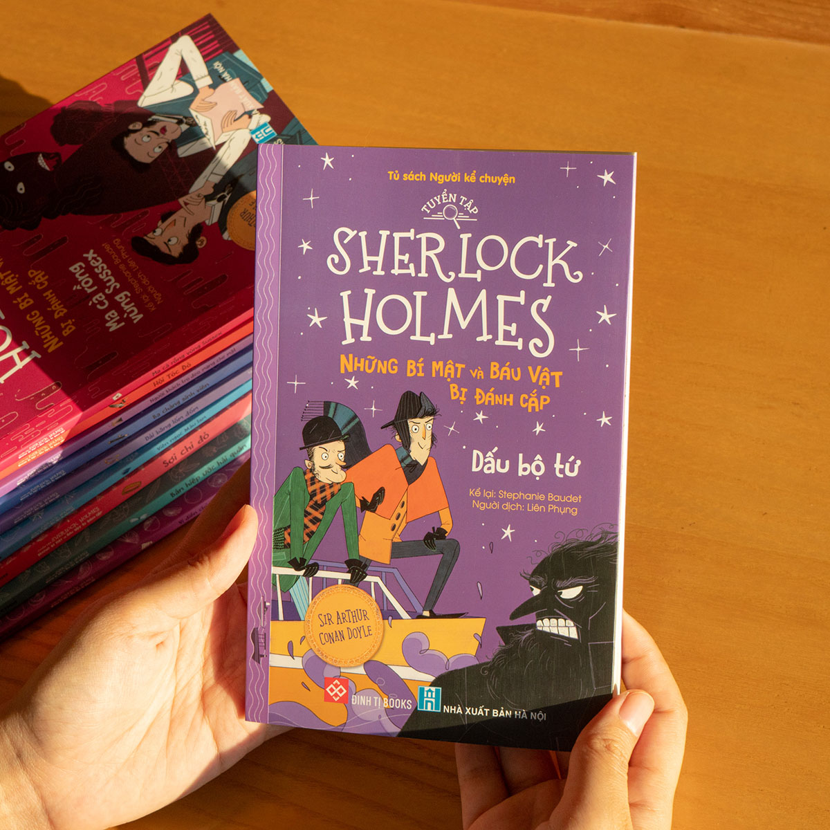 Tuyển tập Sherlock Holmes - Những bí mật và báu vật bị đánh cắp- Dấu bộ tứ