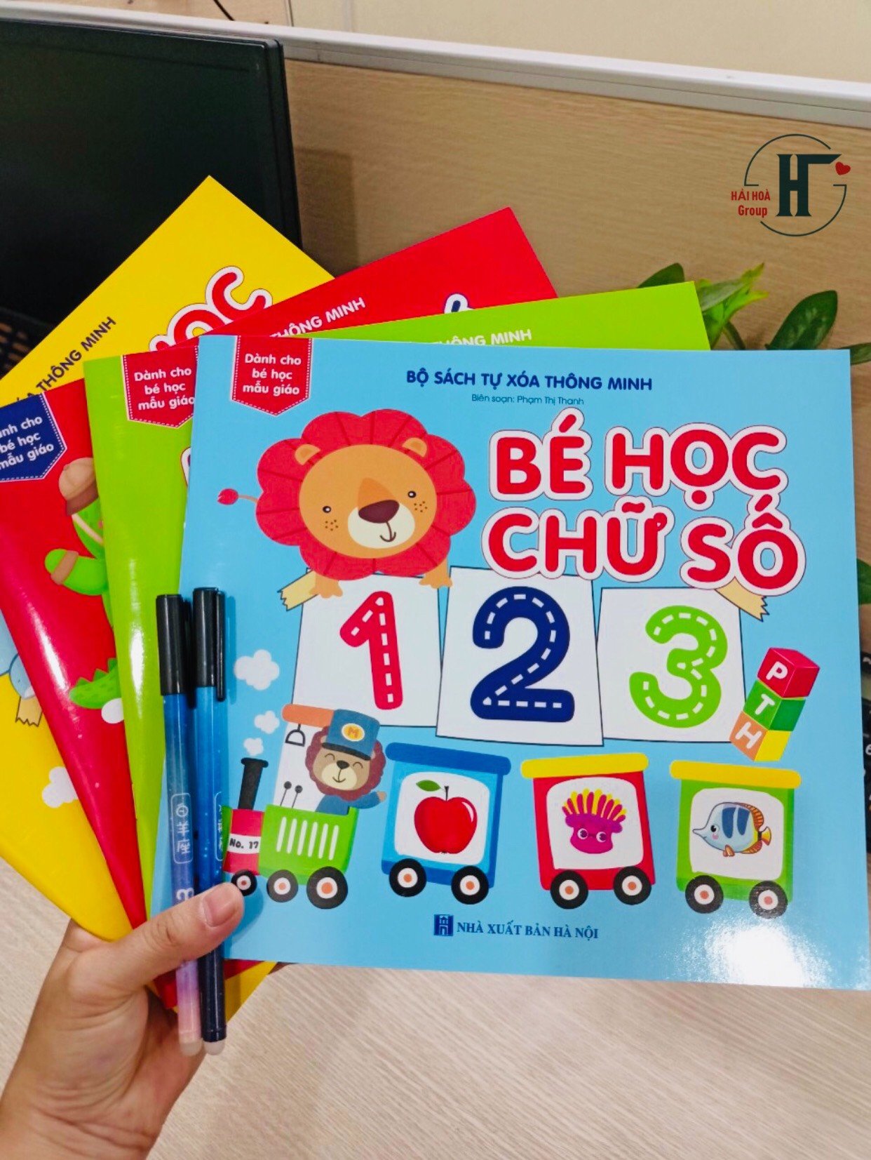 Sách- Combo 4 Cuốn sách Tự xoá Thông minh: Phép trừ+ So sánh+ Toán+ Nét bút (Tặng kèm bút)