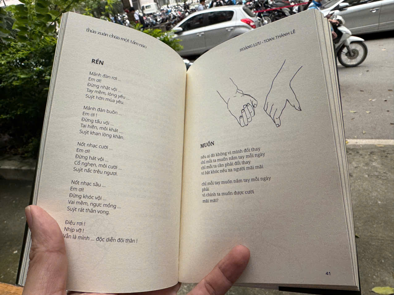 (Tập thơ) THỬA XUÂN CHỪA MỘT TẤM NÀO – Toan Thành Lê & Hoàng Lưu - Domino Books – NXB Văn Học
