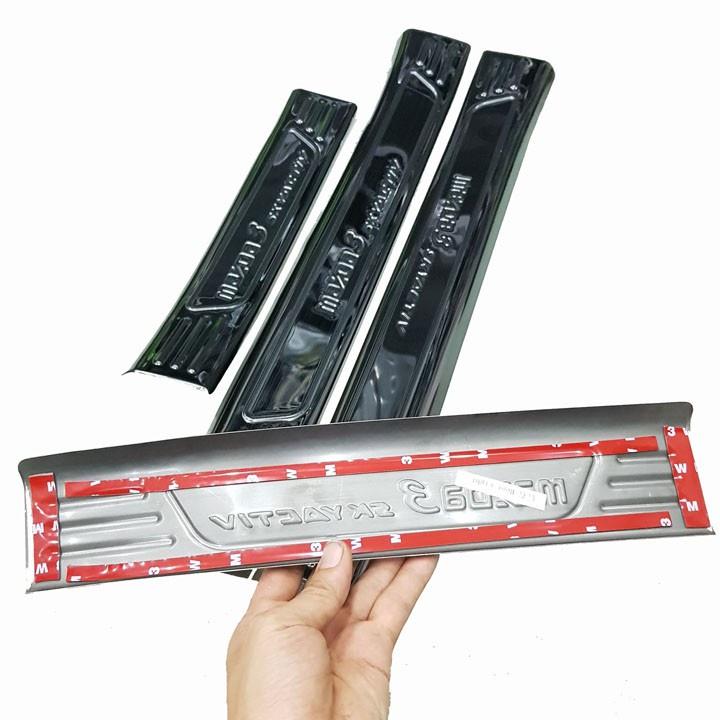 Ốp bậc cửa , nẹp bước chân mazda 3 2020-2022 cao cấp -mẫu Titan 8 chi tiết