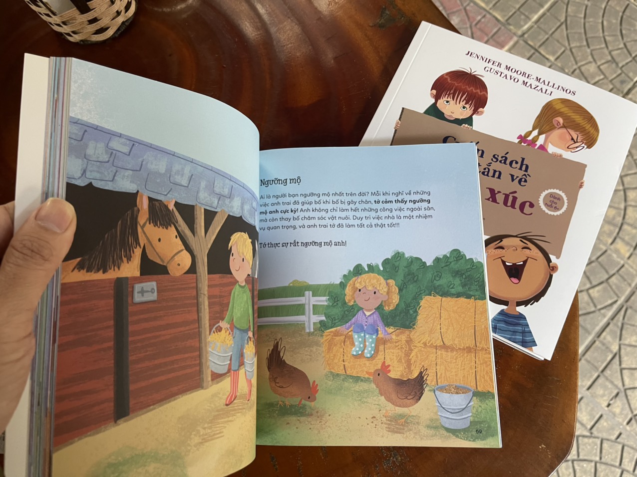 (Bộ 2 tập minh hoạ màu) CUỐN SÁCH TƯƠI TẮN VỀ CẢM XÚC - CUỐN SÁCH TƯƠI TẮN VỀ CẢM XÚC GIÁ TRỊ - Jennifer Moore - Mallinos & Gustavo Mazali - Nhã Nam - NXB Thế giới (bìa mềm)