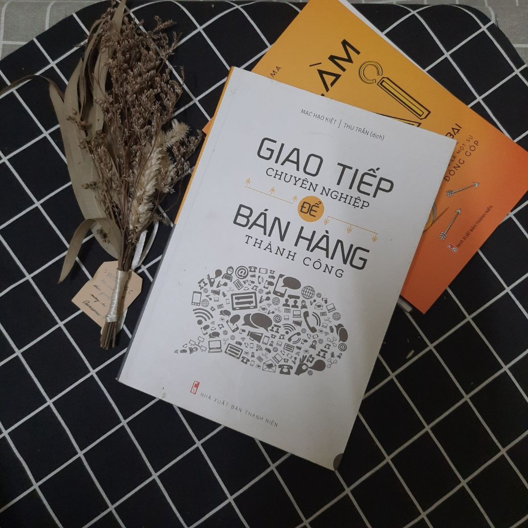 Combo sách: Giao Tiếp Chuyên Nghiệp Để Bán Hàng Thành Công (TB) + 9 Bài Học Về Tài Ăn Nói Trong Bán Hàng (TB) (MinhLongBooks)