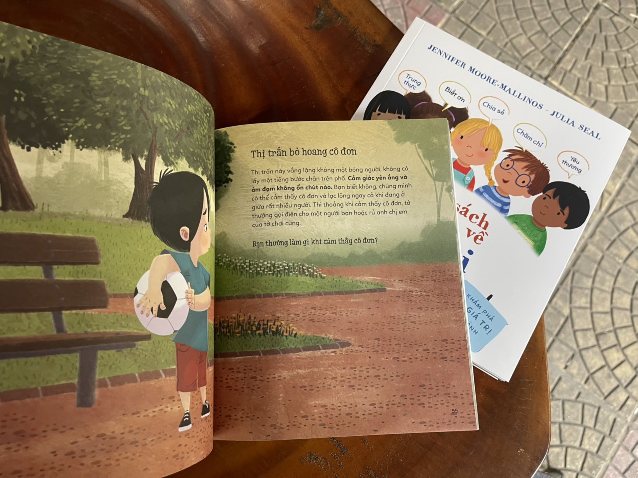 (Bộ 2 tập minh hoạ màu) CUỐN SÁCH TƯƠI TẮN VỀ CẢM XÚC - CUỐN SÁCH TƯƠI TẮN VỀ CẢM XÚC GIÁ TRỊ - Jennifer Moore - Mallinos & Gustavo Mazali - Nhã Nam - NXB Thế giới (bìa mềm)