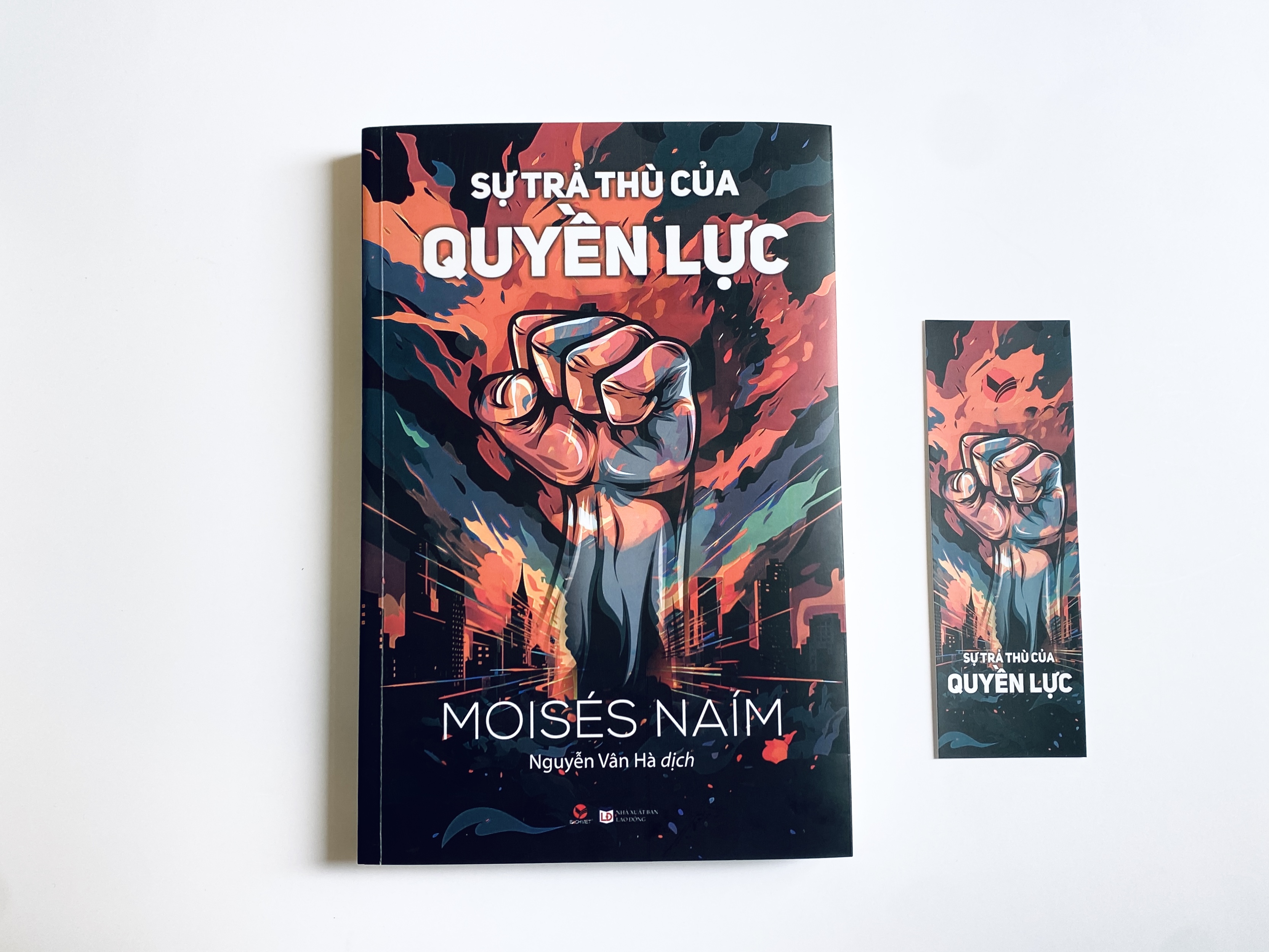 Sách - Sự Trả Thù Của Quyền Lực