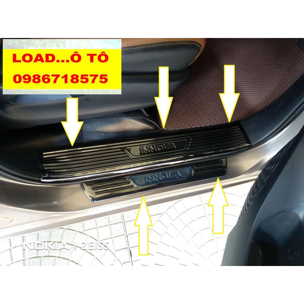 Ốp Bậc Cửa, Nẹp Bước Chân Trong Ngoài Xe Toyota Innova 2023-2017 Chất Liệu Titan Cao Cấp