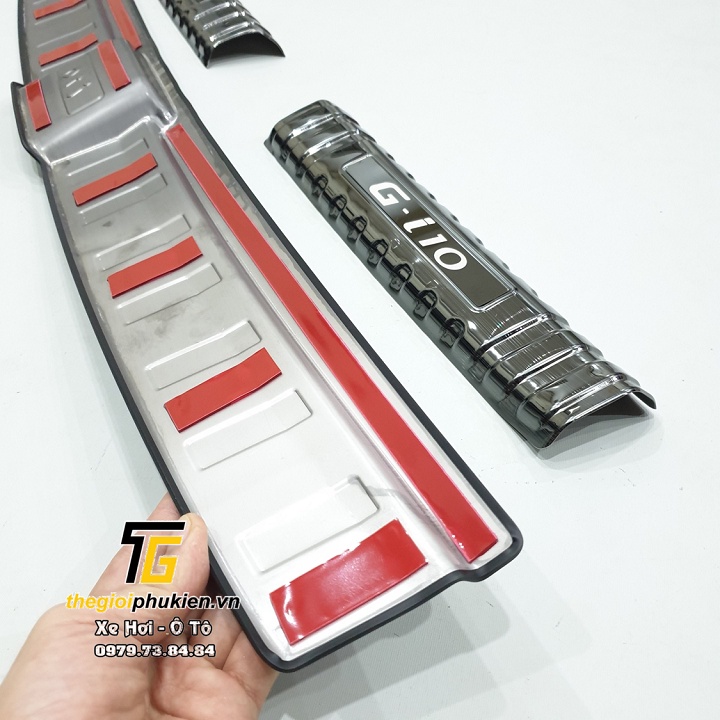 Ốp chống trầy cốp trong, ngoài xe Hyundai Grand i10 2021-2022, vân Titan cao cấp