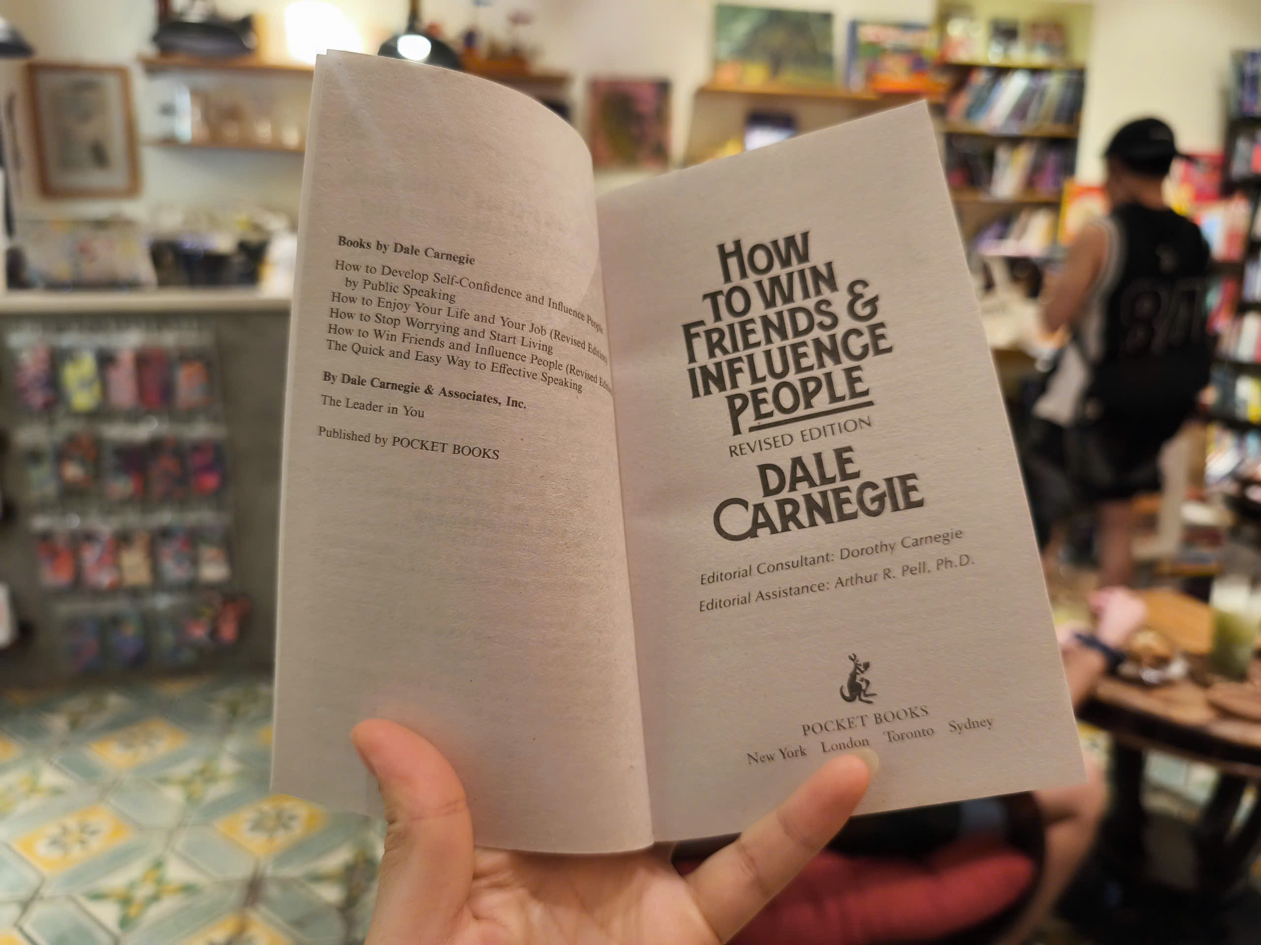 Sách - How to Win Friends and Influence People by Dale Carnegie - Self Help /Nonfiction/ Business