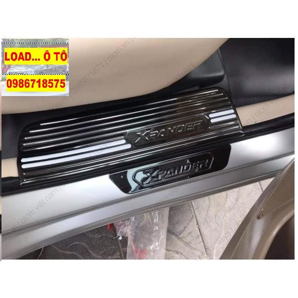 Ốp Bậc Cửa, Nẹp Bước Chân Xe Mitsubishi Xpander 2022-2018 Trong, Ngoài Chất Chất Liệu Titan Cao Cấp
