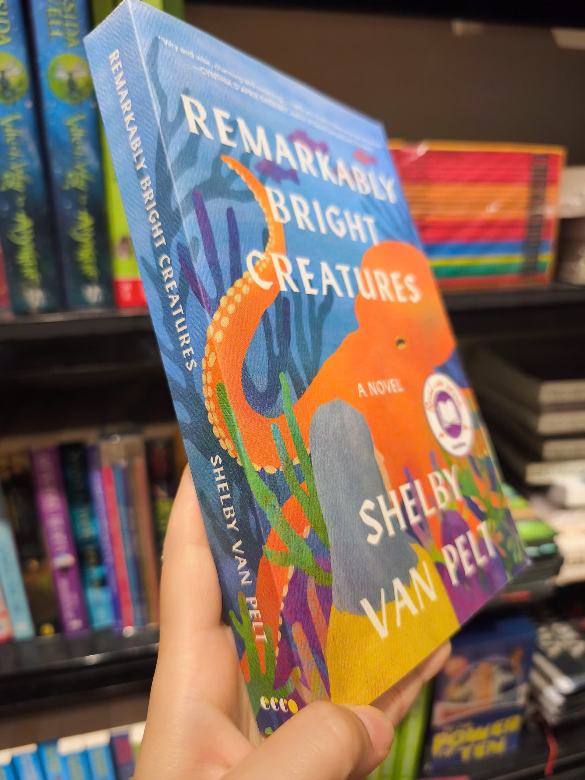 Sách - Remarkably Bright Creatures: A Novel by Shelby Van Pelt - Best of #BookTok