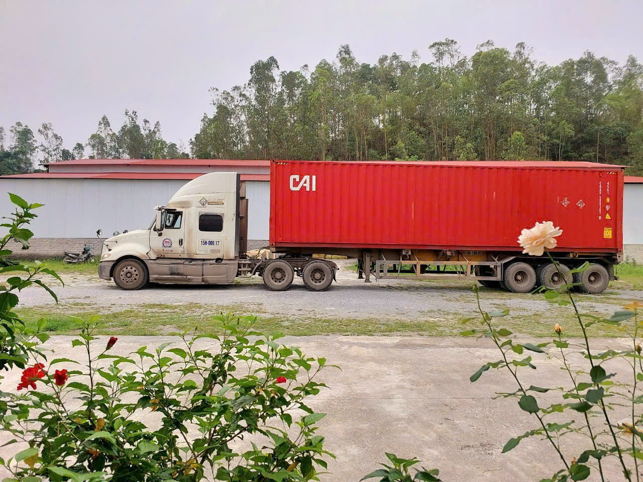 Bạt phủ ô tô chất liệu vải không dệt 4 lớp cao cấp thương hiệu MACSIM dành cho hãng xe Nissan Kick - màu ghi bạt phủ trong nhà và ngoài trời