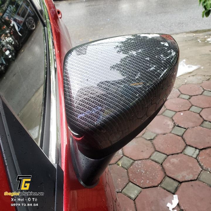 Bộ ốp gương chiếu hậu Mazda 2 2015-2021 vân Carbon cap cấp