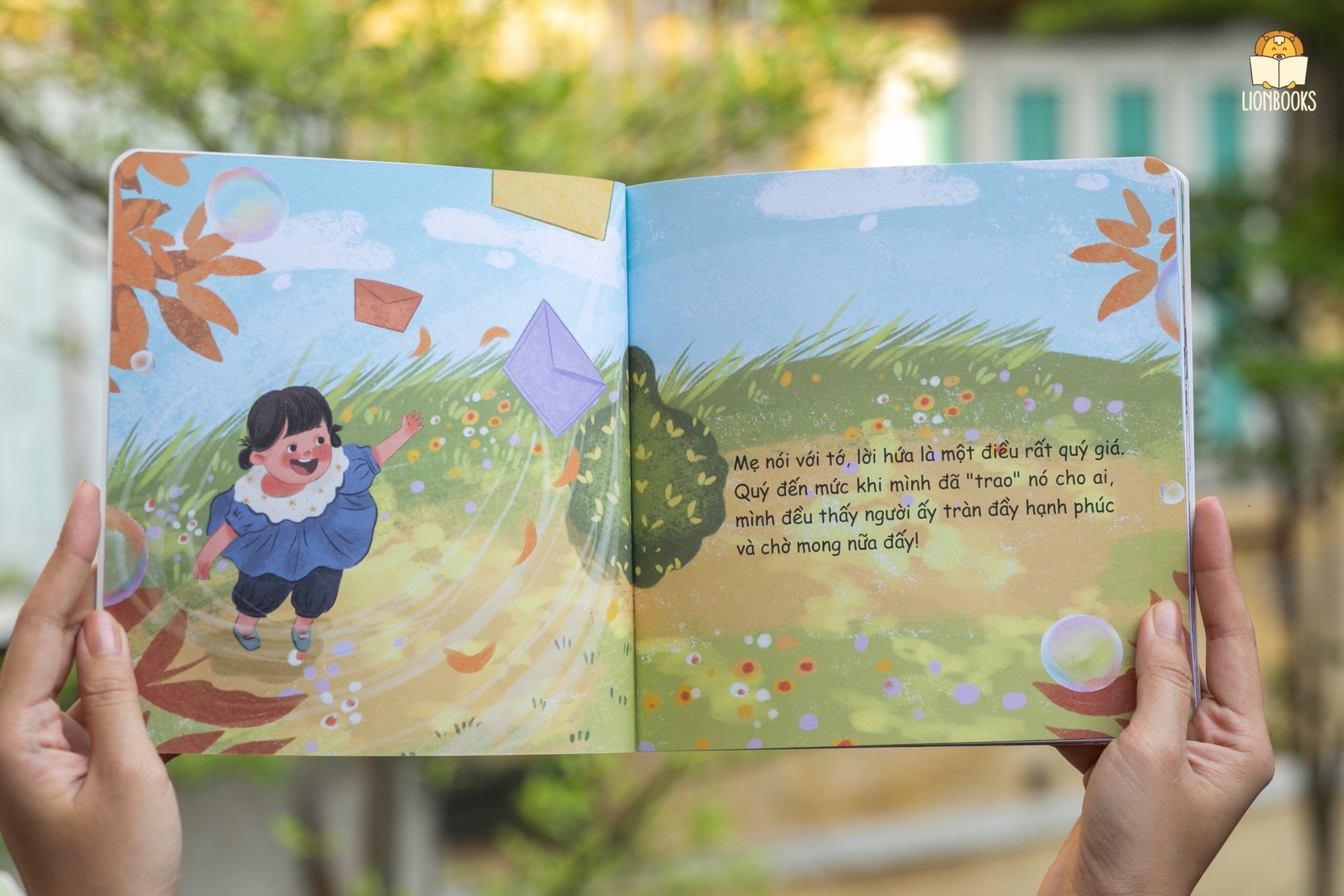 Sách thiếu nhi - Bé học cách nói (2 phần) - Cùng con hoàn thiện kĩ năng giao tiếp - Lionbooks