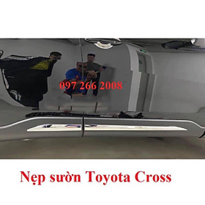 Ốp nẹp sườn, Nẹp hông xe Toyota Cross 2020 2021 2022 2023 Hàng inox đẹp, sáng bóng, vừa form xe