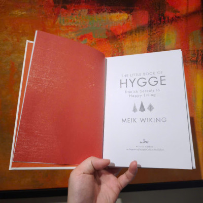 Sách - The Little Book of Hygge: Danish Secrets to Happy Living (The Happiness Institute Series) by Meik Wiking/Consciousness & Thought