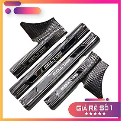 Ốp bậc cửa trong ngoài, nẹp bước chân  dành cho  KIA SELTOS 2020 - 2021 mẫu carbon