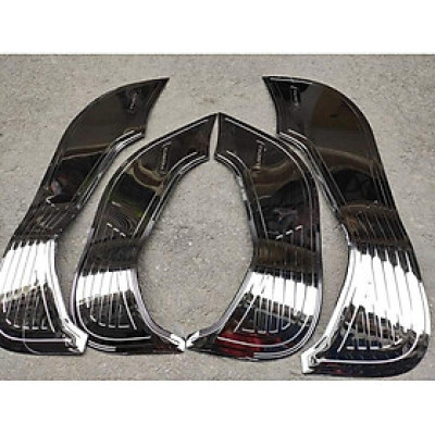 Ốp tapli titan theo xe dành cho Hyundai Elantra 2018-2020 tặng kèm keo nước trợ dính 3M