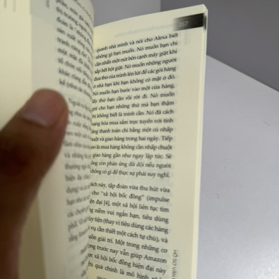 AMAZON - LÃNH CHÚA THỜI ĐẠI SỐ TRỖI DẬY NHỜ BẤT BÌNH ĐẲNG XÃ HỘI - Những Gã Khổng Lồ Truyền Thông Qua Góc Nhìn Kinh Tế Chính Trị - Benedetta Brevini & Lukasz Swiatek - Hoàng Lan dịch - Book Hunter