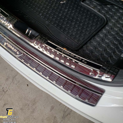 Ốp chống trầy cốp vân Titan Kia New K3 2022