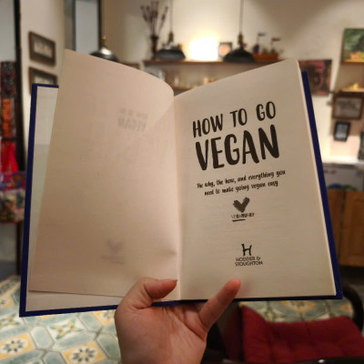 Sách - How To Go Vegan: The why, the how, and everything you need to make going vegan easy by Evanna Lynch