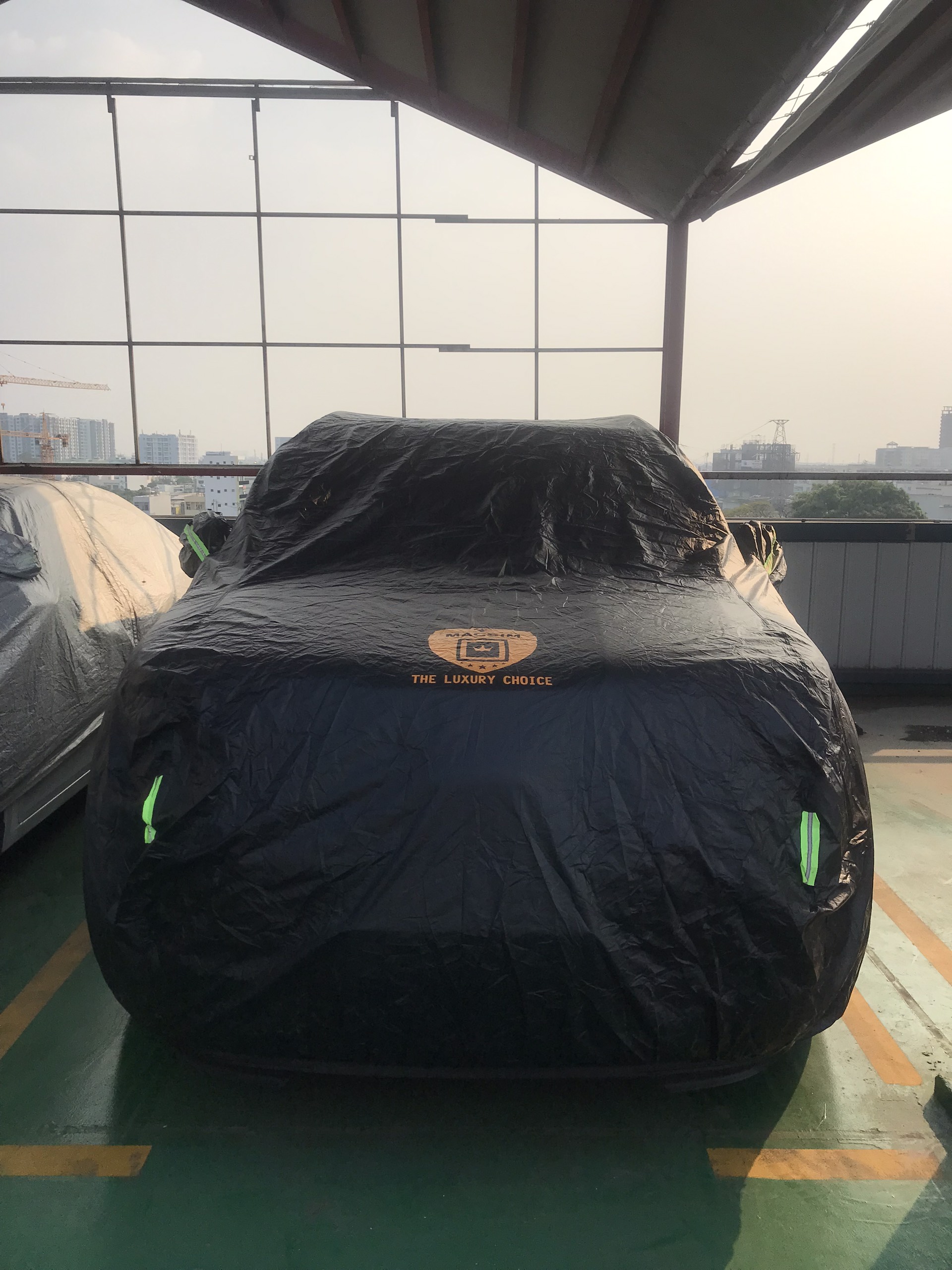 Bạt phủ ô tô Kia Carnival chất liệu Polyester - màu đen cao cấp MACSIM màu đen - sử dụng trong nhà và ngoài trời