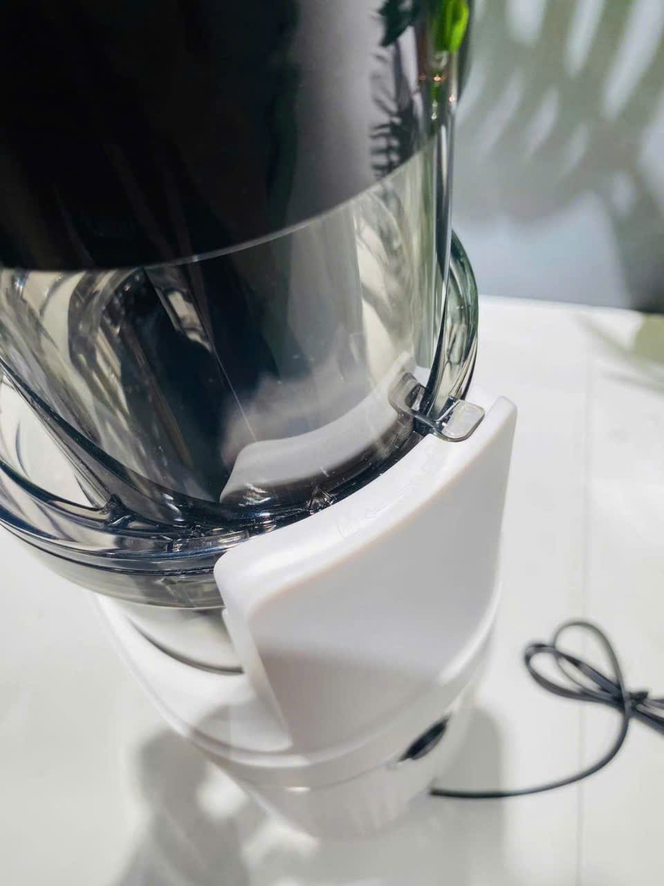 Máy ép chậm Locknlock EJJ421IVY Slow juicer - Dung tích 0.8L, 200W, 220-240V, 50Hz - Hàng chính hãng