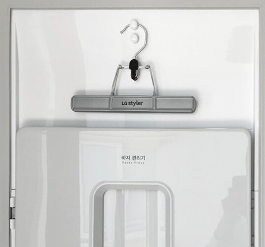 MÓC KẸP QUẦN TỦ GIẶT KHÔ LG STYLER – HÀNG CHÍNH HÃNG