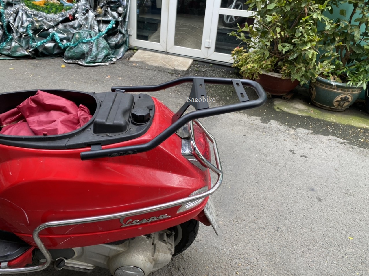 Baga Givi SR lắp cho xe Vespa LX 125/150, baga Vespa LX
