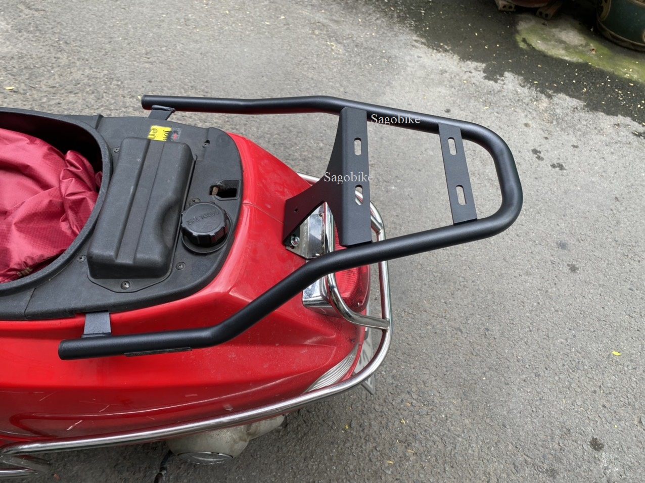 Baga Givi SR lắp cho xe Vespa LX 125/150, baga Vespa LX