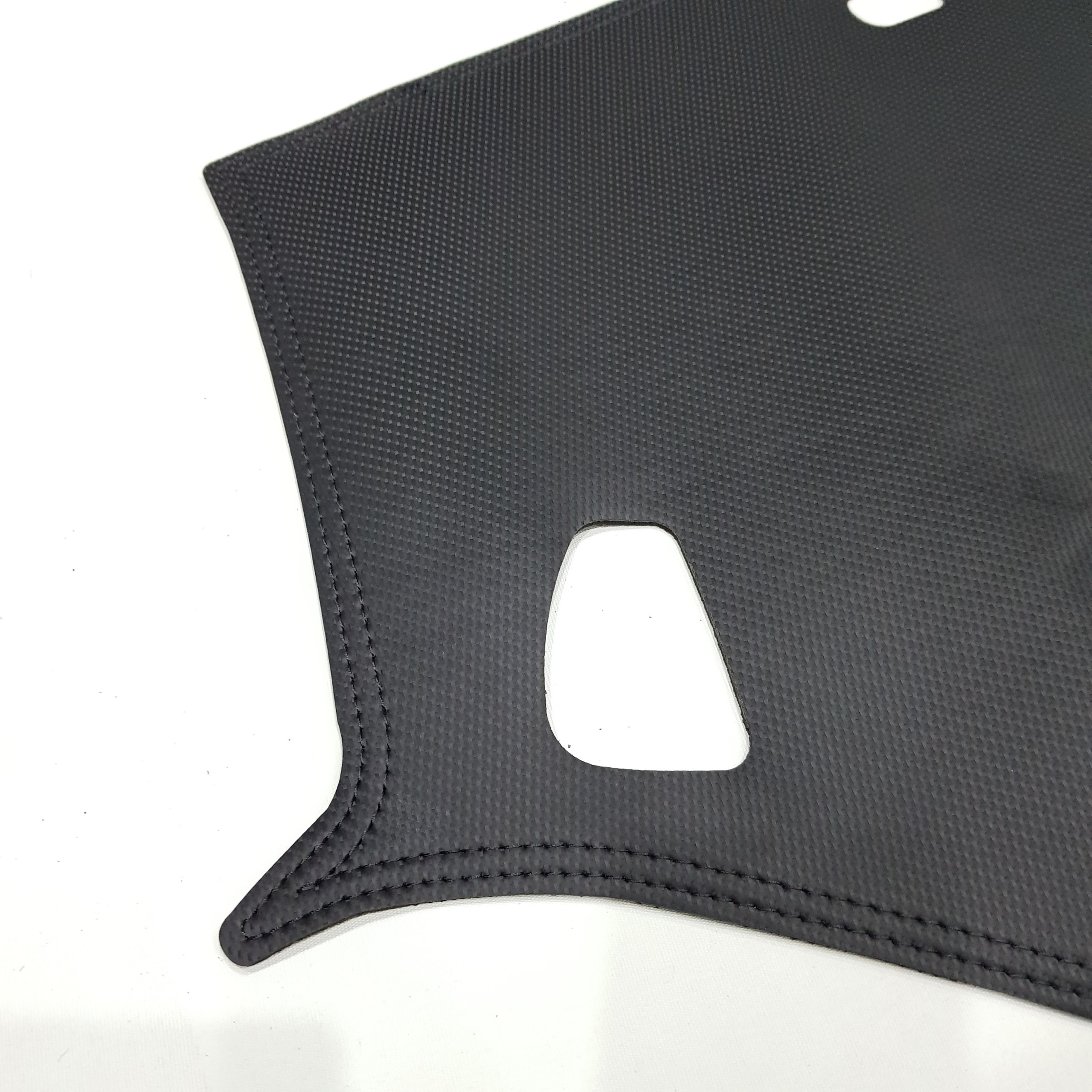 Thảm da Taplo vân carbon Cao cấp dành cho xe Hyundai Tucson 2019 1.6 Turbo