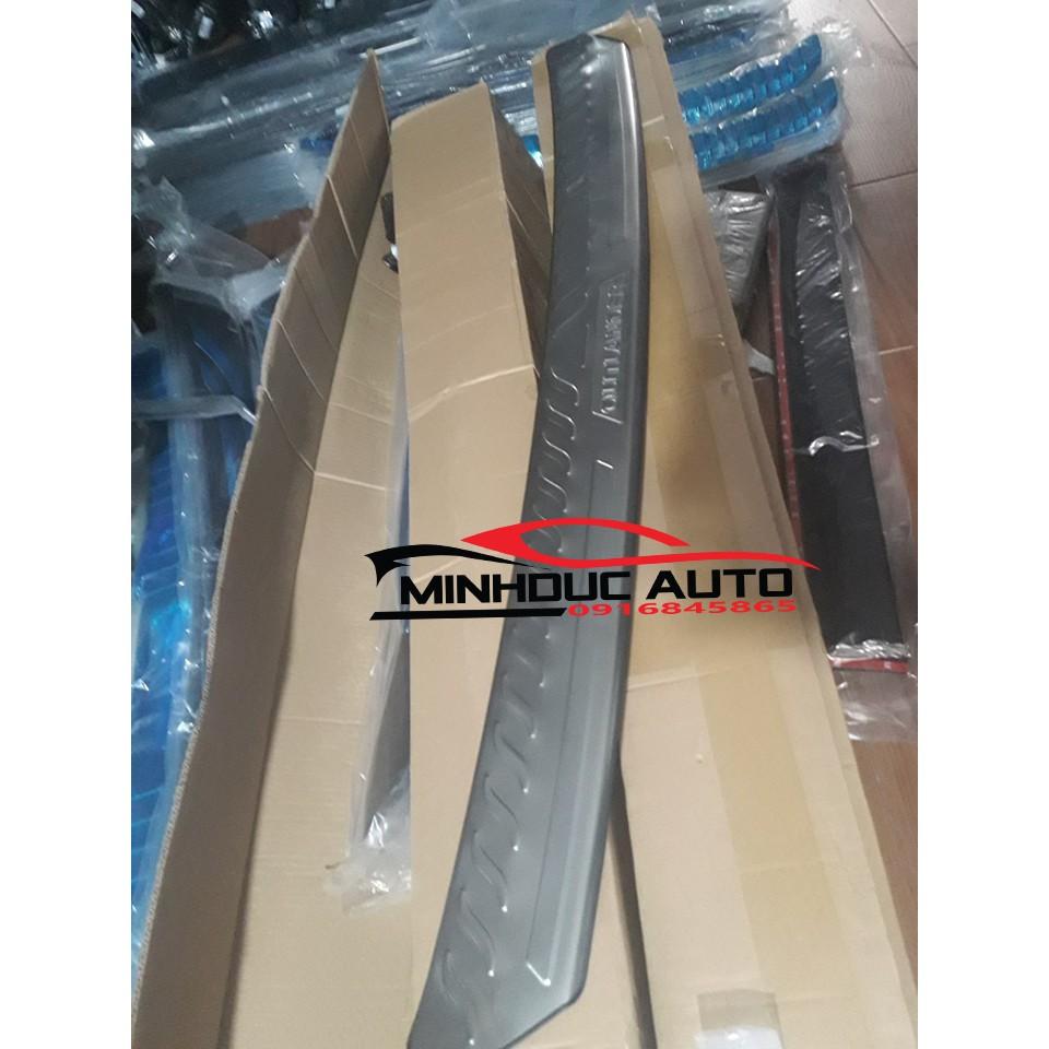 chống trầy cốp trong ngoài inox dành cho xe Outlander