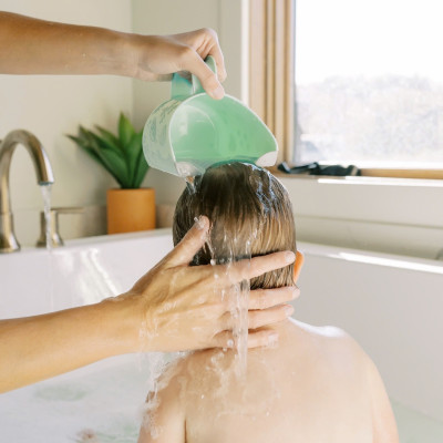 [ BL007 ] Ca tắm gội Dr. Brown’s CleanUp Dino-Pour (0m+)