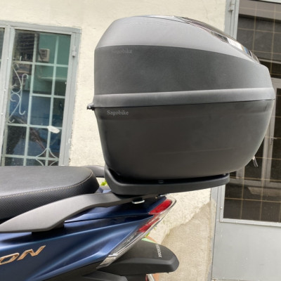 Thùng Givi E250N2 kèm đế và ốc gắn cho xe Vision 2022, thùng xe Vision 2022 mới