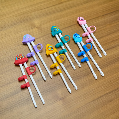 Đũa tập ăn phi hành gia cho bé Marcus & Marcus, từ 3 tuổi – Lucas