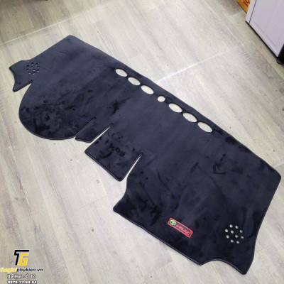 Thảm nhung taplo chống nắng Toyota Veloz