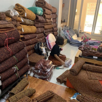 Chiếu Hạt Gỗ Bách Xanh - Kích thước 2,2mx2m hạt 1.6cm ( video , hình thật )