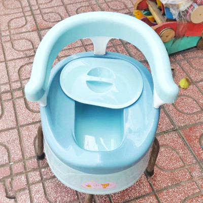 BÔ VỆ SINH CHO BÉ BÔ NGAI