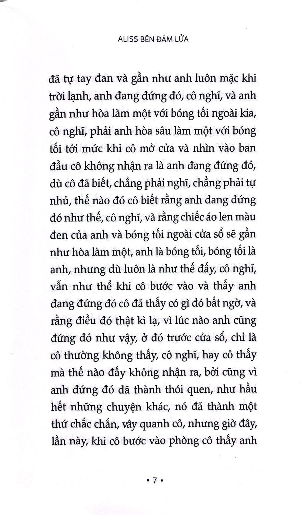 Sách - Aliss Bên Đám Lửa
