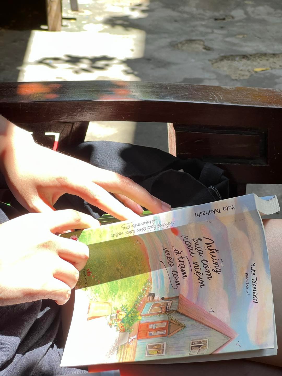 Sách - NHỮNG BỮA CƠM HOÀI NIỆM Ở TRẠM MÈO CON (TẶNG KÈM BOOKMARK VÀ POSTCARD) - Sách chữa lành tâm hồn - 2HBooks