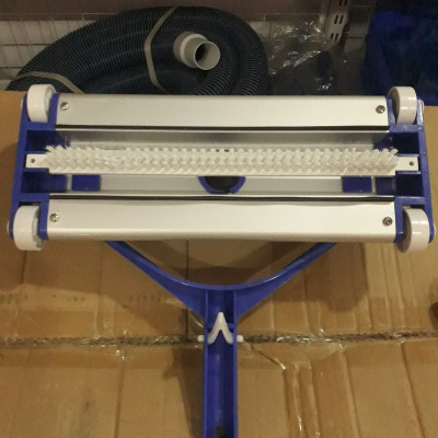 Bàn hút hồ bơi 4 bánh 32cm