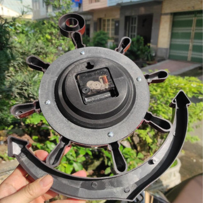 Đồng Hồ Treo Tường Hình Mỏ Neo TiTime 37x30cm