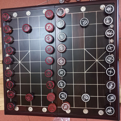 Bàn cờ tướng gỗ trắc có cả quân kt 50×50×3cm