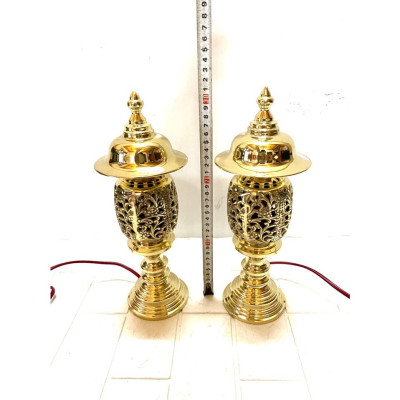 ĐÔI ĐÈN ĐỒNG CHẤT LIỆU BẰNG ĐỒNG KÍCH THƯỚC 30 cm nặng 1.8 kg. Bộ thờ cúng linh thiêng