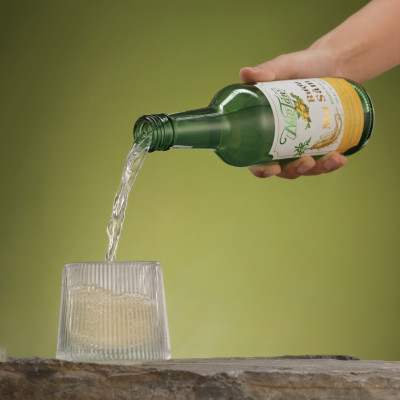 1 thùng - Rượu Mơ Sâm 19 Núi Tản chưng cất từ mơ tươi Ba Vì lên men tự nhiên ngâm cùng Hồng sâm 6 năm Hàn Quốc– 360ml