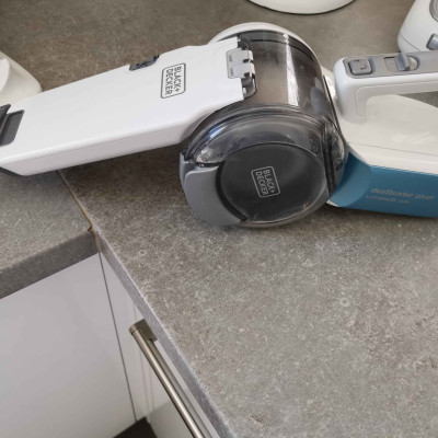 Máy hút bụi dùng pin 10.8V Black&Decker PV1020L- Hàng chính hãng