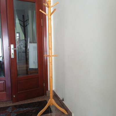 Cây treo quần áo N H home thân nhỏ màu tự nhiên 